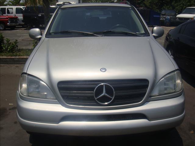 2000 Mercedes-Benz M-Class AWD Wagon Automatic VERY NICE