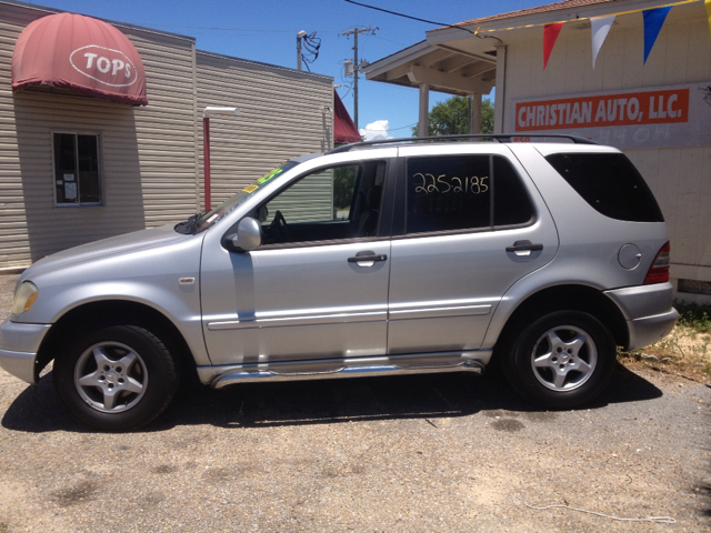 2000 Mercedes-Benz M-Class AWD Wagon Automatic VERY NICE