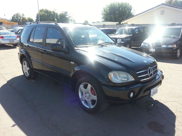 2000 Mercedes-Benz M-Class SLT Crew Cab Long Bed 4WD