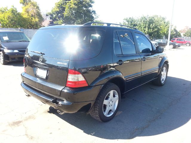 2000 Mercedes-Benz M-Class SLT Crew Cab Long Bed 4WD