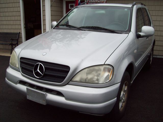 2000 Mercedes-Benz M-Class AWD Wagon Automatic VERY NICE