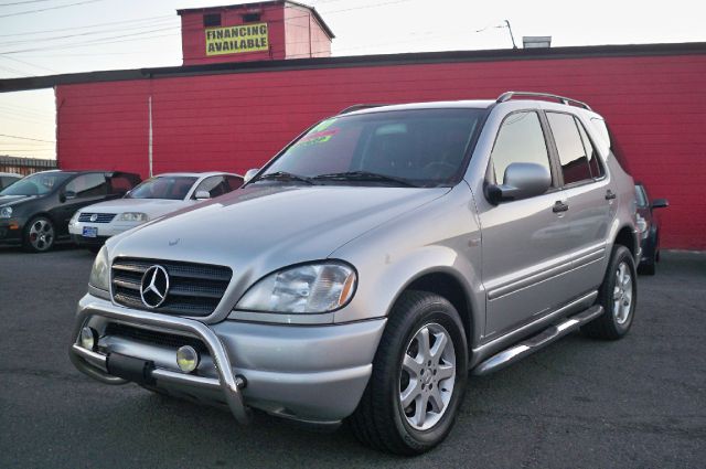 2000 Mercedes-Benz M-Class 3500 SLT Dually