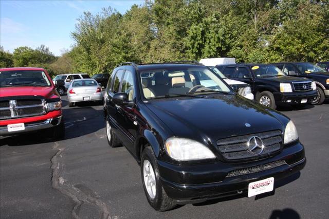 2000 Mercedes-Benz M-Class GLS Minivan 4D