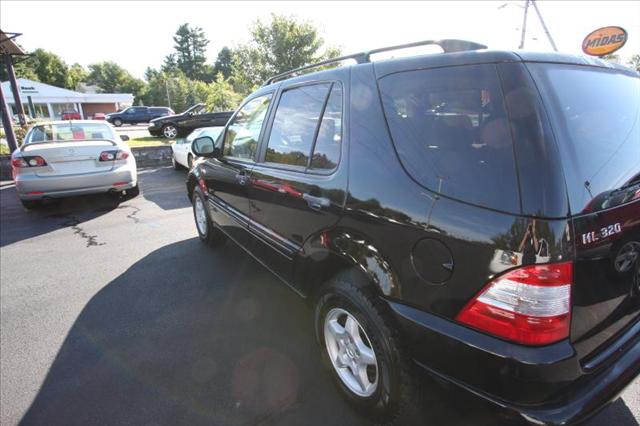 2000 Mercedes-Benz M-Class GLS Minivan 4D