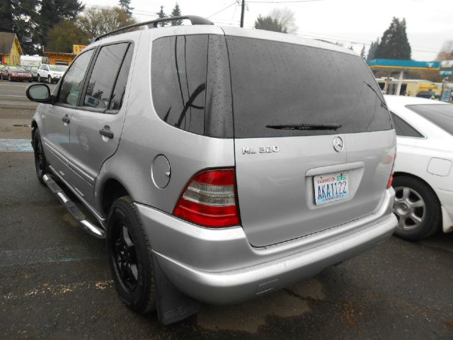 2000 Mercedes-Benz M-Class AWD Wagon Automatic VERY NICE