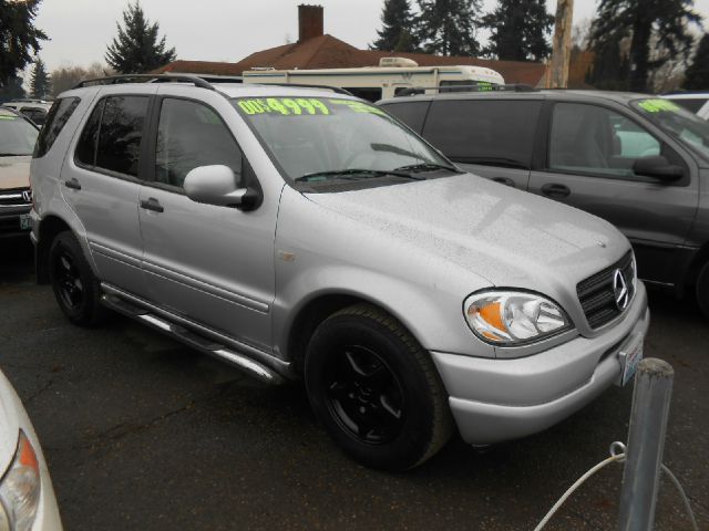 2000 Mercedes-Benz M-Class AWD Wagon Automatic VERY NICE