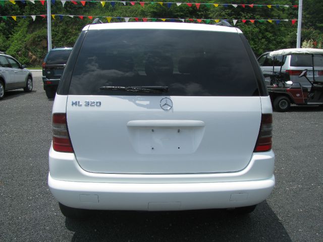 2000 Mercedes-Benz M-Class AWD Wagon Automatic VERY NICE