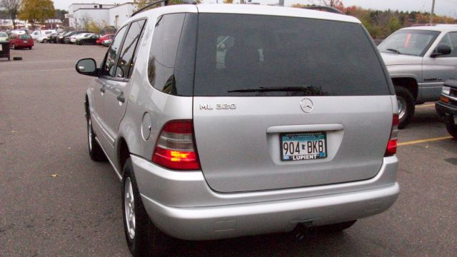 2000 Mercedes-Benz M-Class AWD Wagon Automatic VERY NICE