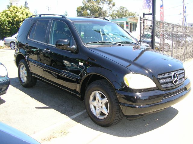 2001 Mercedes-Benz M-Class AWD Wagon Automatic VERY NICE