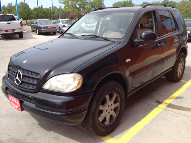 2001 Mercedes-Benz M-Class AWD Wagon Automatic VERY NICE