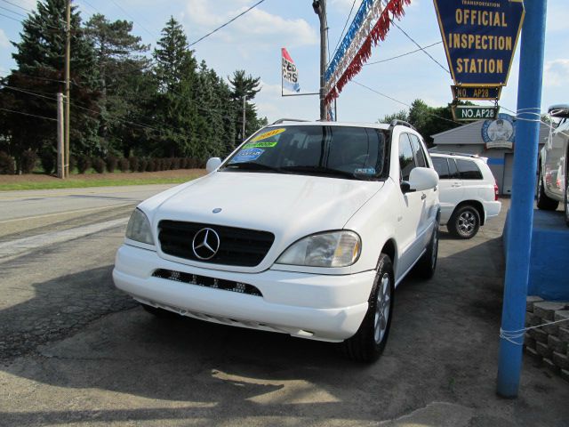 2001 Mercedes-Benz M-Class 3500 SLT Dually