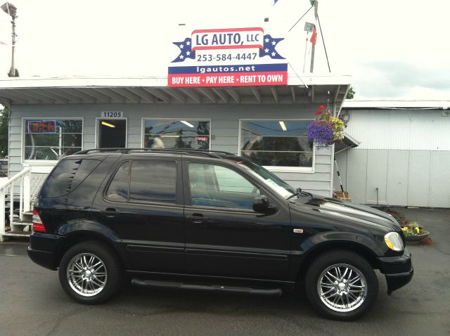 2001 Mercedes-Benz M-Class AWD Wagon Automatic VERY NICE