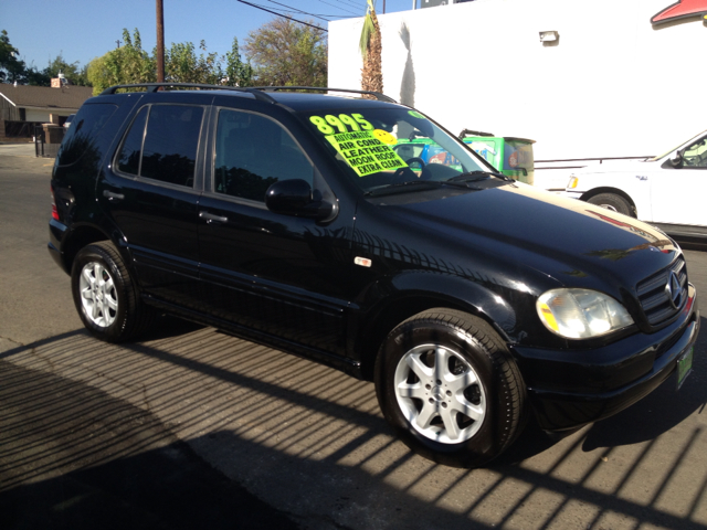 2001 Mercedes-Benz M-Class 3500 SLT Dually