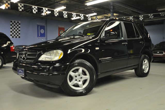 2001 Mercedes-Benz M-Class AWD Wagon Automatic VERY NICE