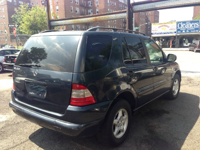 2001 Mercedes-Benz M-Class AWD Wagon Automatic VERY NICE