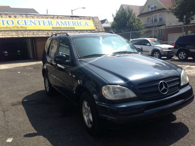 2001 Mercedes-Benz M-Class AWD Wagon Automatic VERY NICE