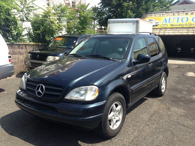 2001 Mercedes-Benz M-Class AWD Wagon Automatic VERY NICE