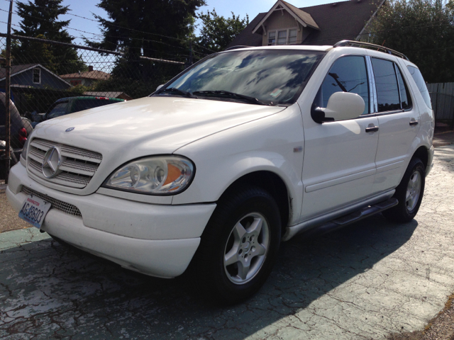 2001 Mercedes-Benz M-Class AWD Wagon Automatic VERY NICE