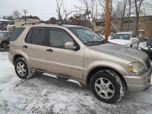 2001 Mercedes-Benz M-Class AWD Wagon Automatic VERY NICE