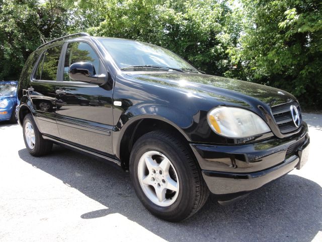 2001 Mercedes-Benz M-Class AWD Wagon Automatic VERY NICE