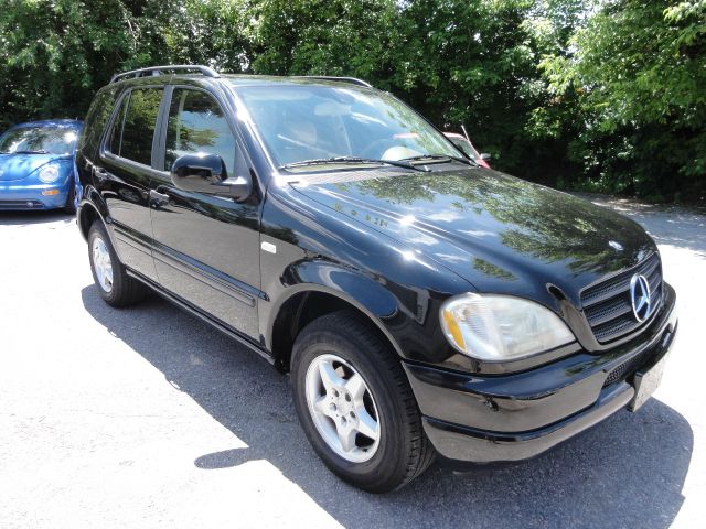 2001 Mercedes-Benz M-Class AWD Wagon Automatic VERY NICE