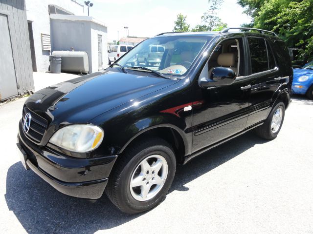 2001 Mercedes-Benz M-Class AWD Wagon Automatic VERY NICE