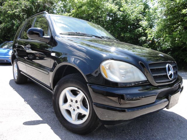 2001 Mercedes-Benz M-Class AWD Wagon Automatic VERY NICE