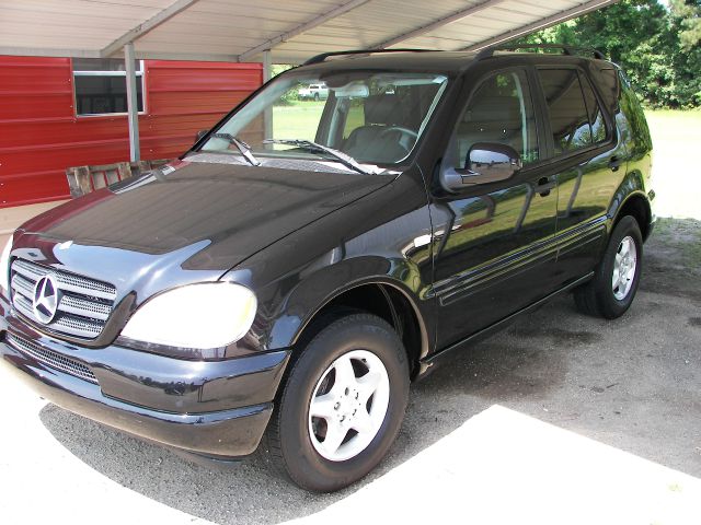 2001 Mercedes-Benz M-Class AWD Wagon Automatic VERY NICE