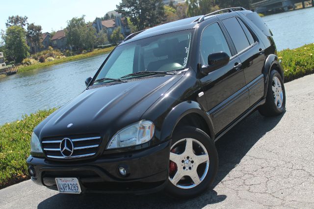 2001 Mercedes-Benz M-Class SLT Crew Cab Long Bed 4WD