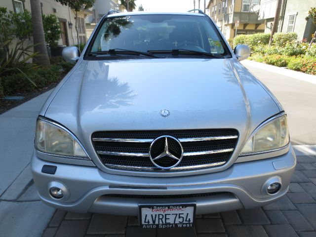 2001 Mercedes-Benz M-Class 3500 SLT Dually