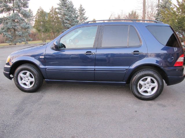 2001 Mercedes-Benz M-Class AWD Wagon Automatic VERY NICE