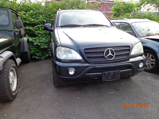 2001 Mercedes-Benz M-Class 3500 SLT Dually