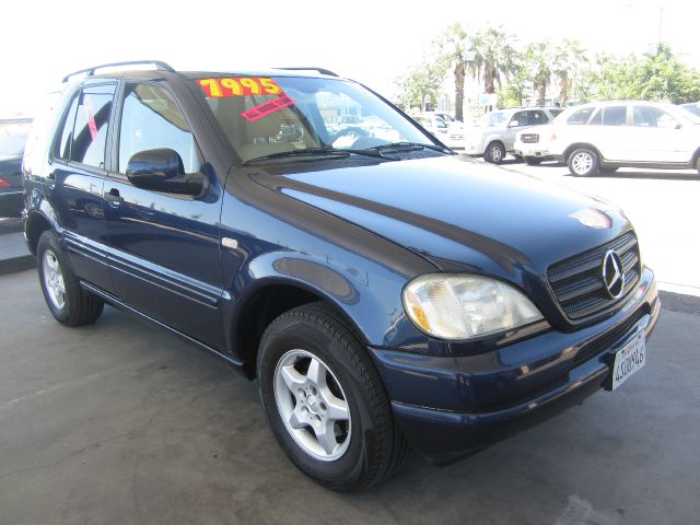 2001 Mercedes-Benz M-Class AWD Wagon Automatic VERY NICE