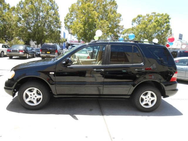 2001 Mercedes-Benz M-Class AWD Wagon Automatic VERY NICE