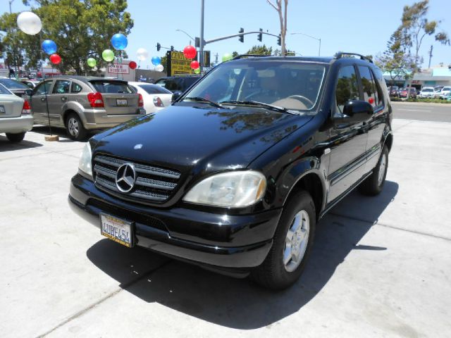 2001 Mercedes-Benz M-Class AWD Wagon Automatic VERY NICE