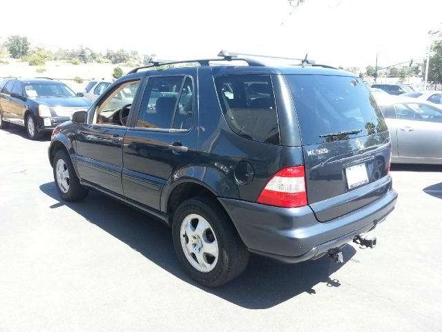 2002 Mercedes-Benz M-Class AWD Wagon Automatic VERY NICE