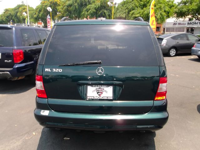 2002 Mercedes-Benz M-Class AWD Wagon Automatic VERY NICE