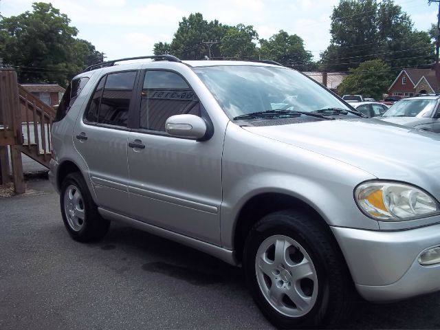 2002 Mercedes-Benz M-Class AWD Wagon Automatic VERY NICE