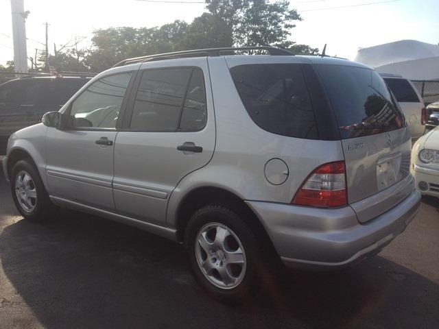 2002 Mercedes-Benz M-Class AWD Wagon Automatic VERY NICE