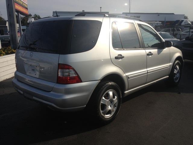 2002 Mercedes-Benz M-Class AWD Wagon Automatic VERY NICE