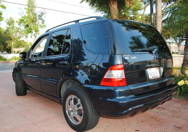 2002 Mercedes-Benz M-Class AWD Wagon Automatic VERY NICE