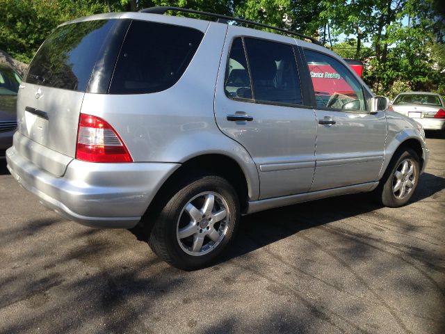 2002 Mercedes-Benz M-Class T6 AWD Leather Moonroof Navigation