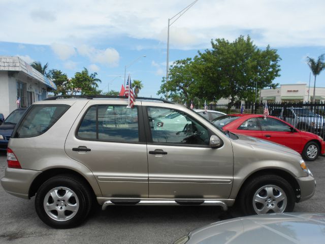 2003 Mercedes-Benz M-Class AWD Wagon Automatic VERY NICE