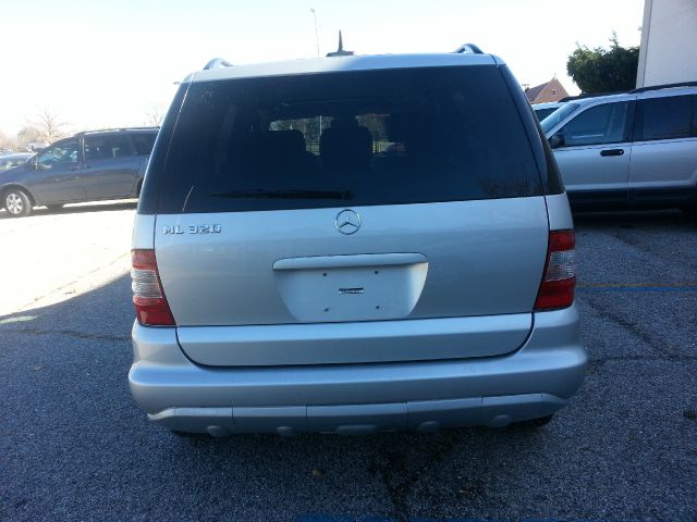 2003 Mercedes-Benz M-Class AWD Wagon Automatic VERY NICE