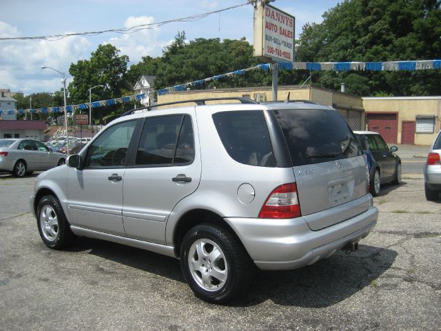 2003 Mercedes-Benz M-Class AWD Wagon Automatic VERY NICE