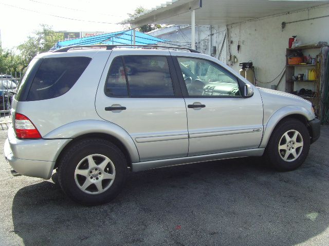 2004 Mercedes-Benz M-Class SES 5dr