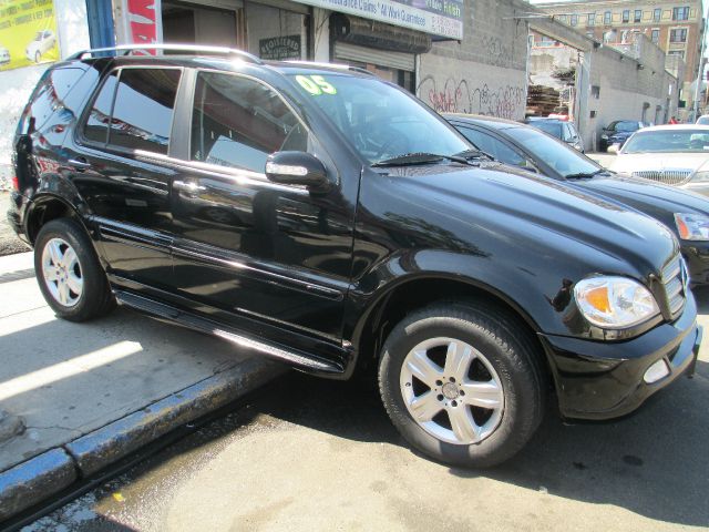 2005 Mercedes-Benz M-Class SES 5dr