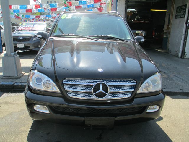 2005 Mercedes-Benz M-Class SES 5dr