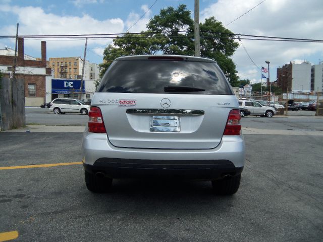 2006 Mercedes-Benz M-Class Eddie Bauer - 4WD