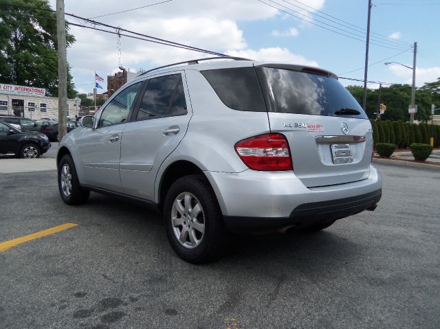 2006 Mercedes-Benz M-Class Eddie Bauer - 4WD